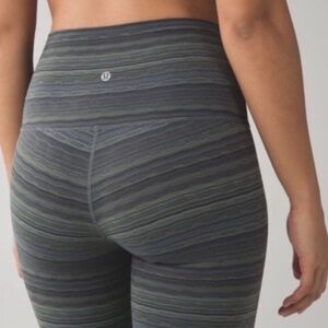 Lululemon Wunder Under Space Dye Twist Size 4